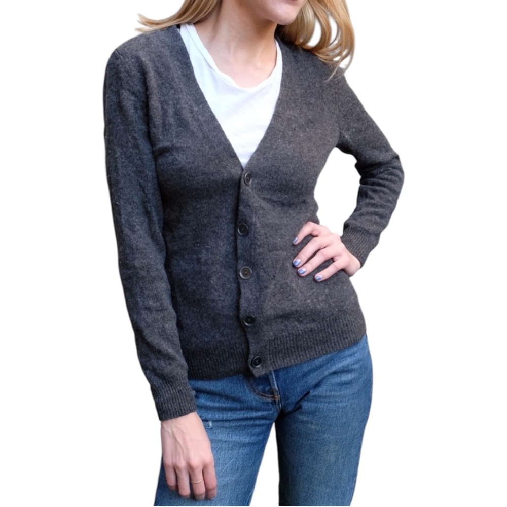 Uniqlo Charcoal Grey Knit V Neck Button Down Long Sleeve Cardigan Sweater Small - Picture 12 of 16
